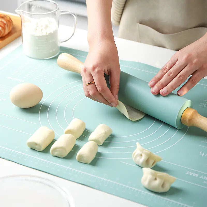 EasyBake Thick Rolling Pin & Non-Stick Mat