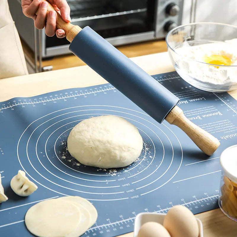 EasyBake Thick Rolling Pin & Non-Stick Mat